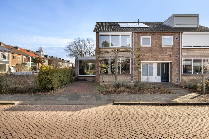 Foto 1 van Pieter Langendijkstraat 1