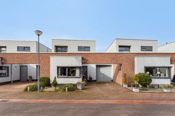 Foto 1 van Regenboog 8