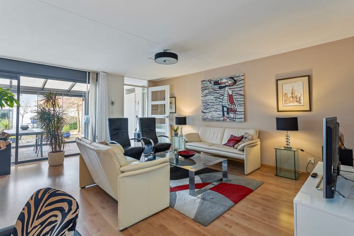 Foto 4 van Regenboog 8