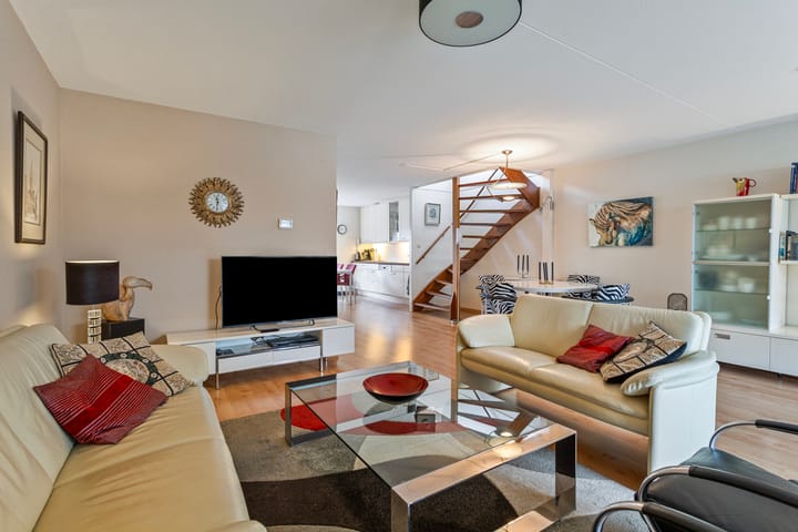 Foto 6 van Regenboog 8