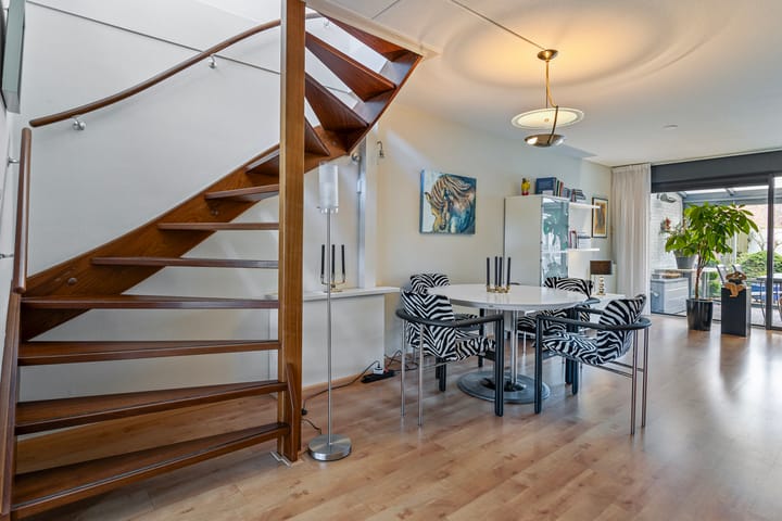 Foto 7 van Regenboog 8