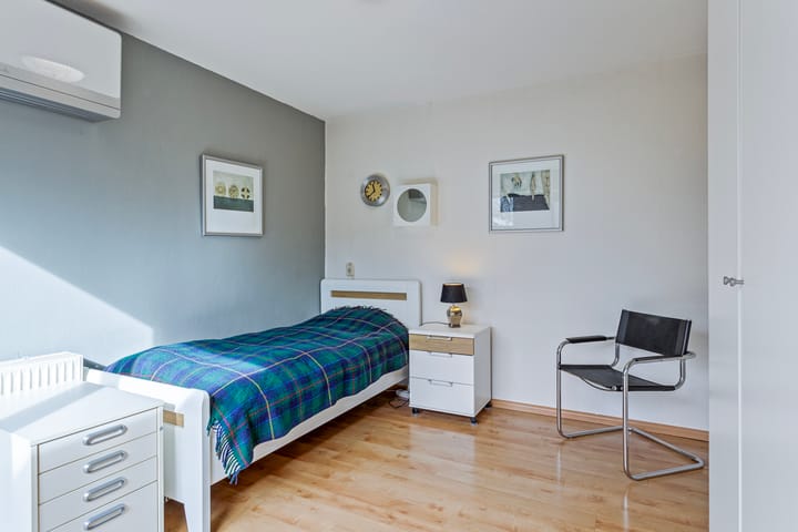 Foto 11 van Regenboog 8