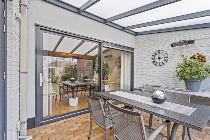 Foto 26 van Regenboog 8