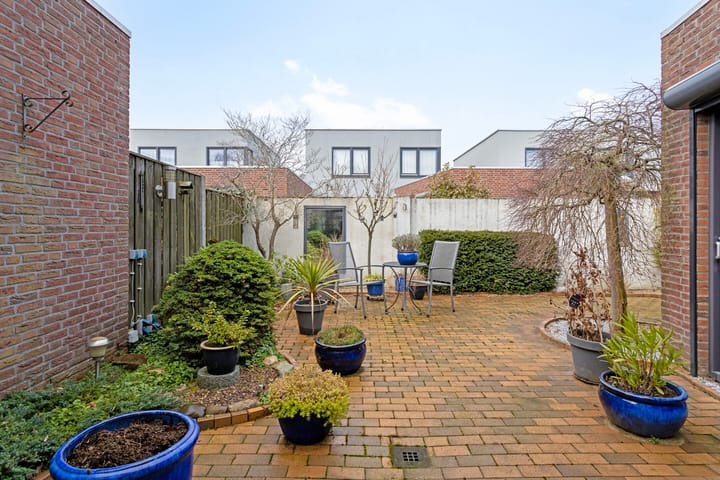 Foto 28 van Regenboog 8