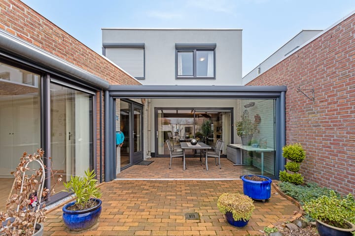 Foto 31 van Regenboog 8