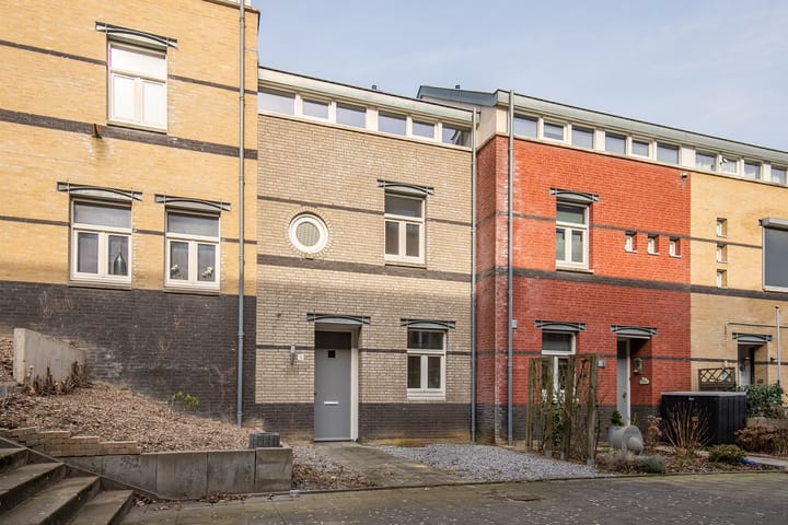 Photo 1 of Valder 11