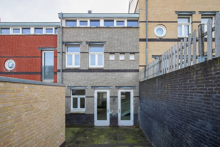 Photo 8 of Valder 11