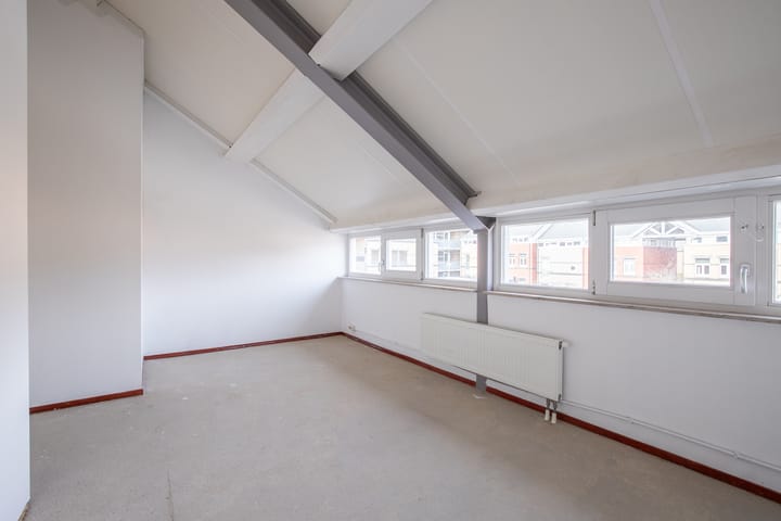 Photo 15 of Valder 11