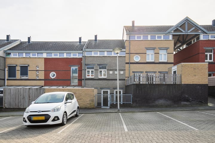 Photo 17 of Valder 11