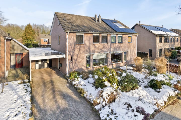 Foto 1 van Stinsenweg 68