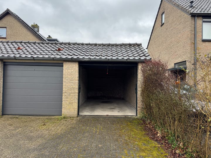 Photo 2 of Van Boetzelaerlaan