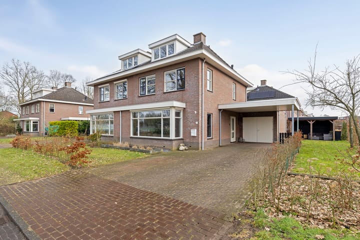 Foto 1 van Spoorstraat 7