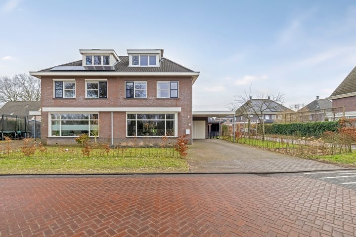 Foto 2 van Spoorstraat 7