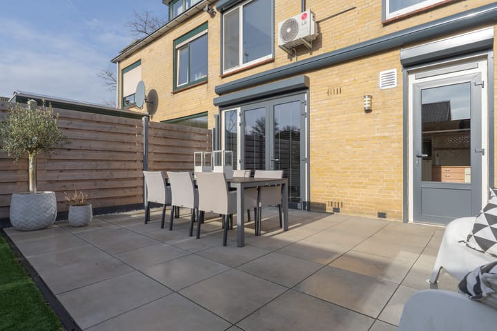 Foto 29 van Dr R v Oppenraaijstr 70