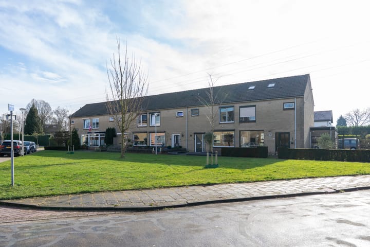 Foto 34 van Dr R v Oppenraaijstr 70