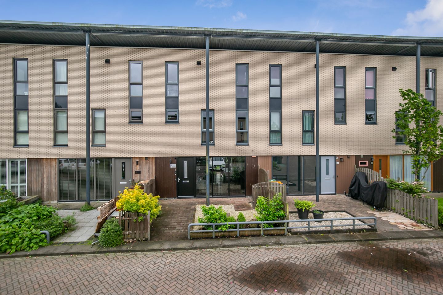 Photo 1 of Louise Kerlinghof 6