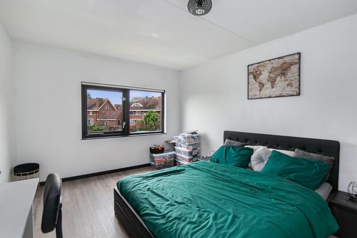 Photo 4 of Louise Kerlinghof 6