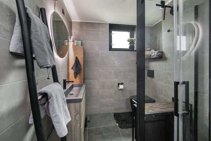 Photo 5 of Louise Kerlinghof 6