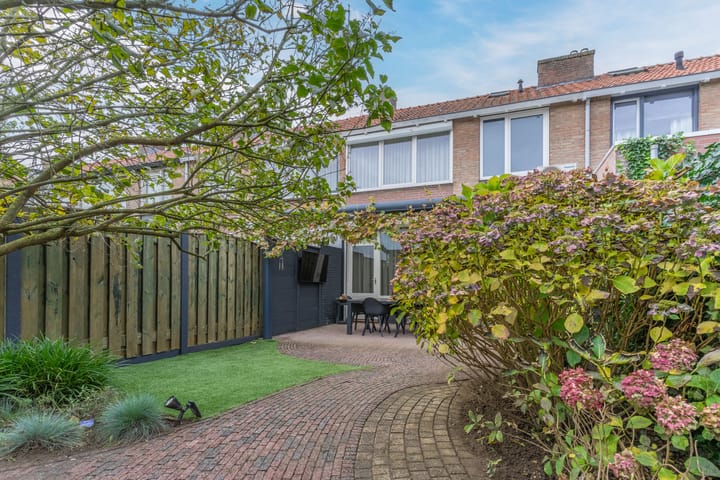 Photo 38 of Cornelis Bloemaertstraat 51