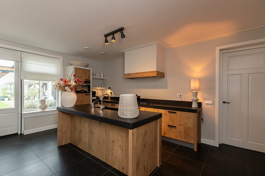 Foto 23 van Parallelweg 142