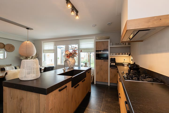 Foto 24 van Parallelweg 142