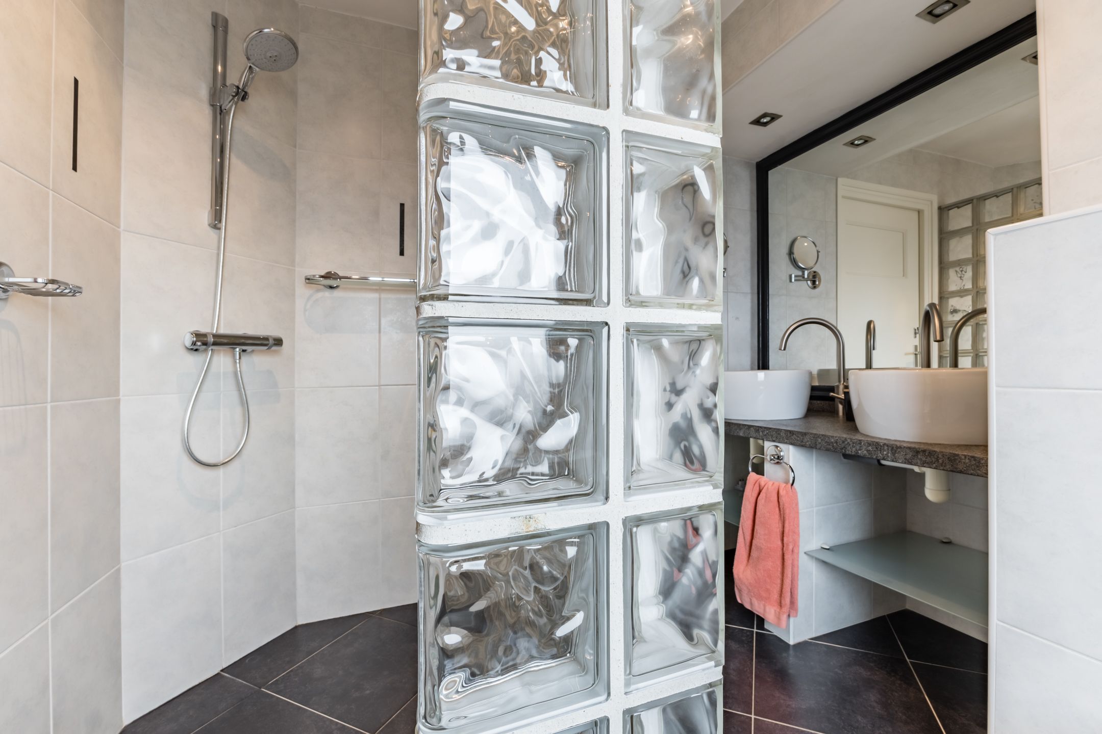 Photo 30 of Tinelstraat 158