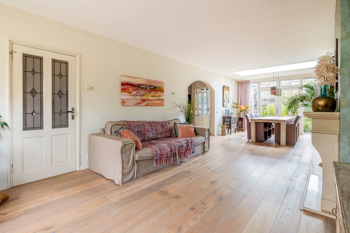 Photo 8 of Van der Waalsstraat 21