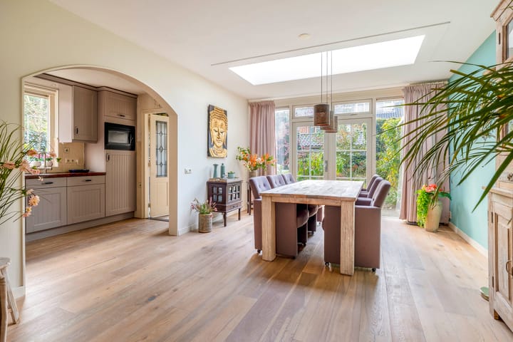 Photo 15 of Van der Waalsstraat 21