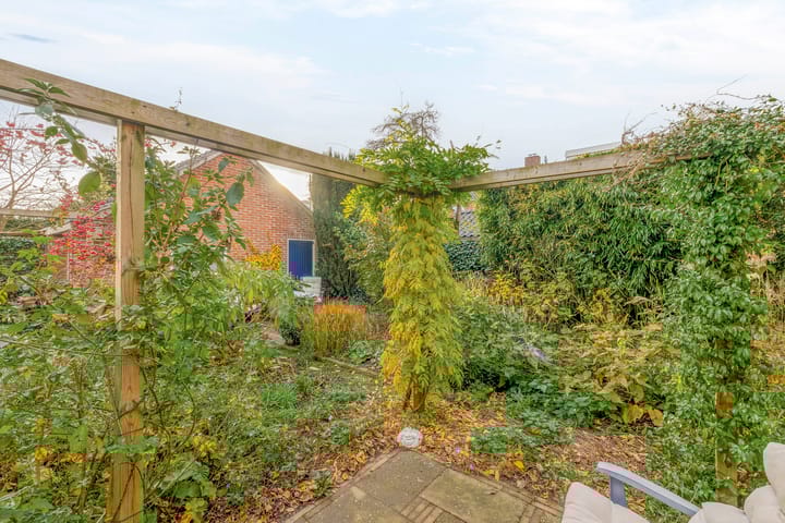 Photo 29 of Van der Waalsstraat 21