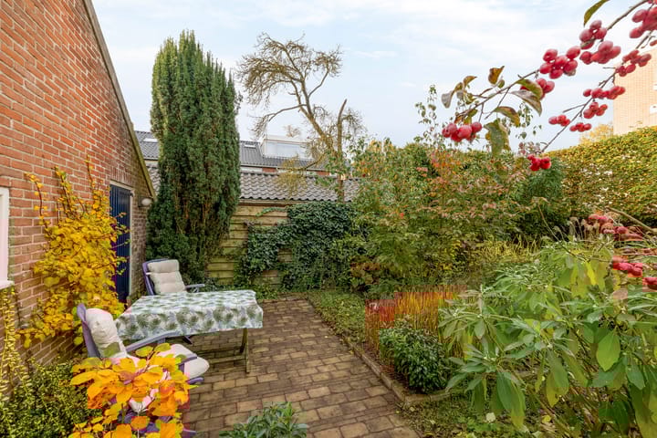 Photo 30 of Van der Waalsstraat 21