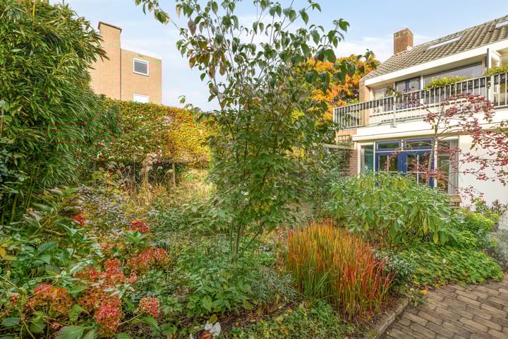 Photo 32 of Van der Waalsstraat 21