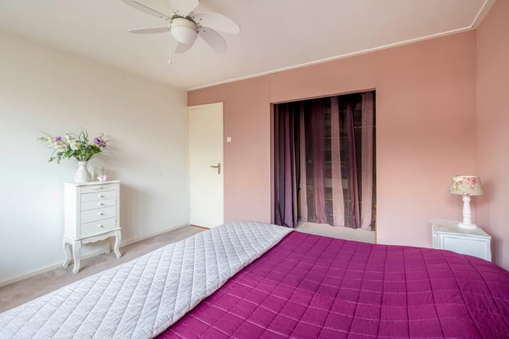 Photo 37 of Van der Waalsstraat 21