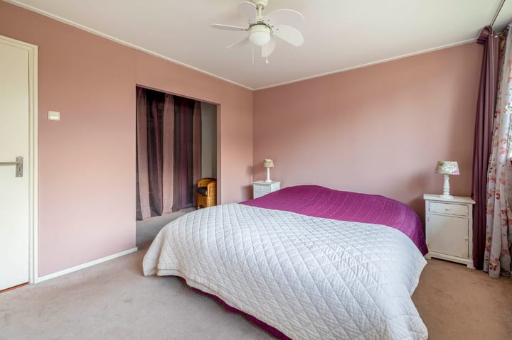 Photo 38 of Van der Waalsstraat 21