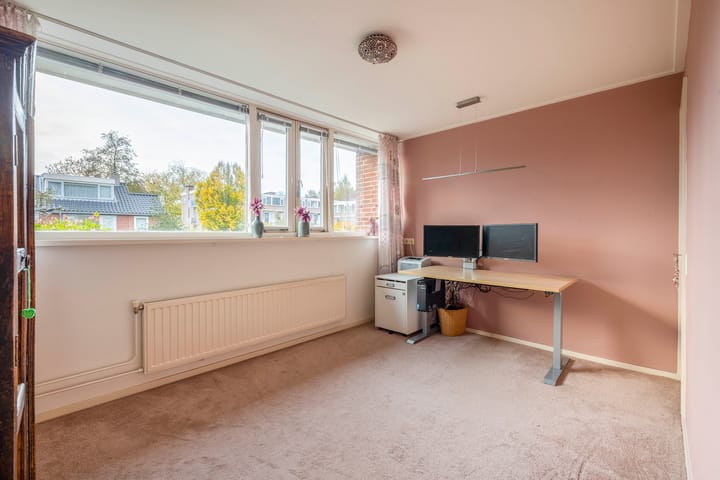 Photo 41 of Van der Waalsstraat 21