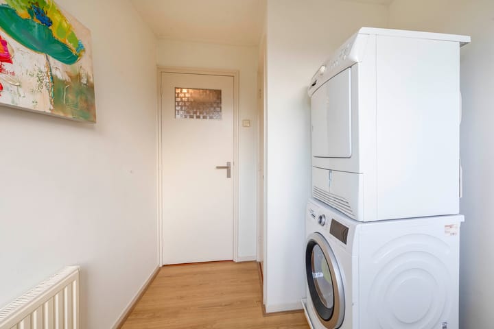 Photo 44 of Van der Waalsstraat 21