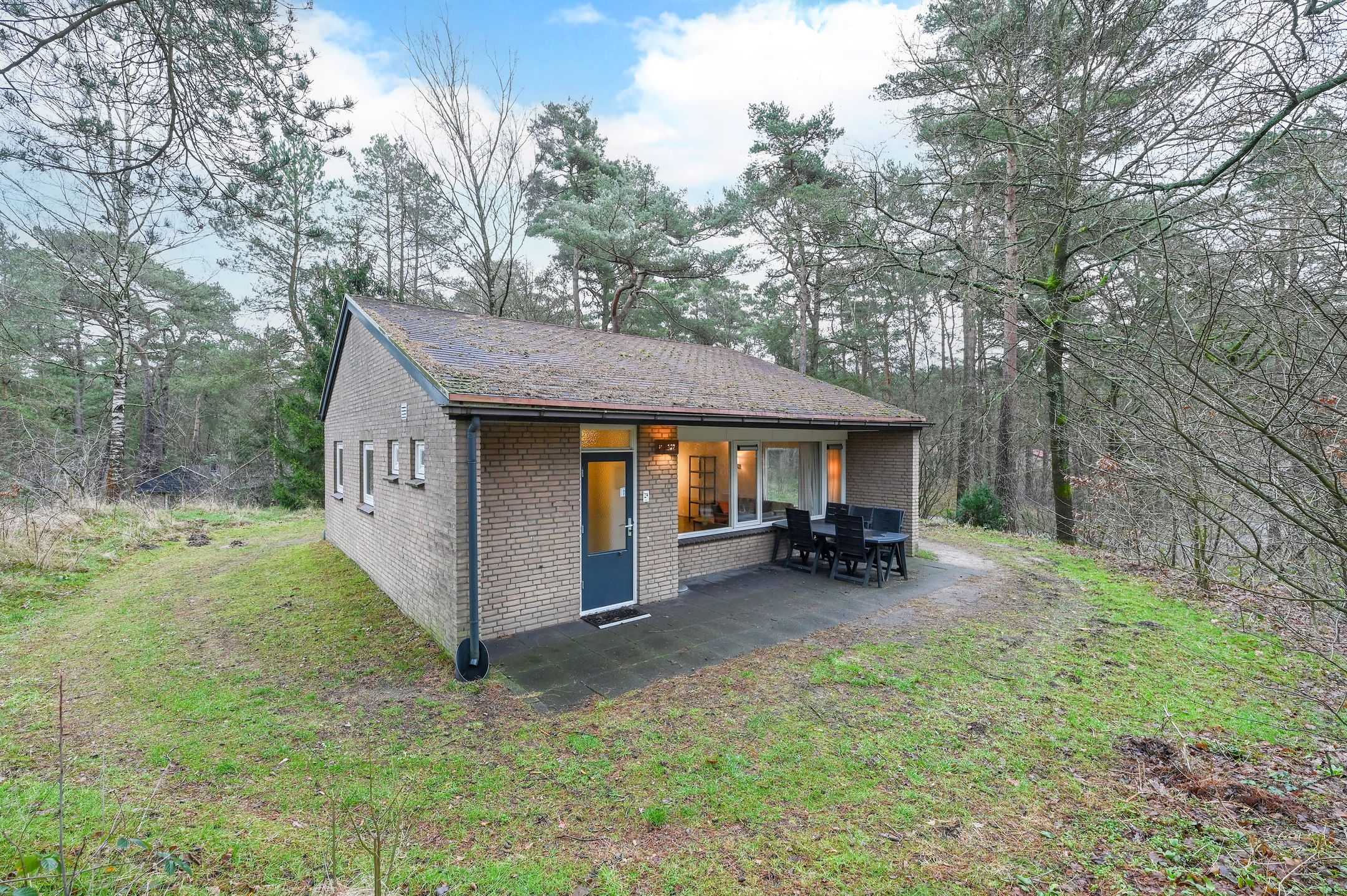 3-bedroom freehold villa in Eerbeek — photo 1 of 5