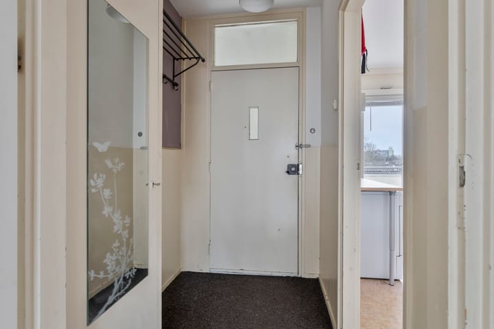 Foto 14 van Plutolaan 76