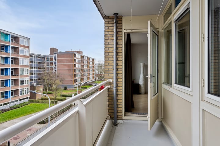 Foto 22 van Plutolaan 76