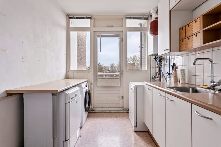 Foto 26 van Plutolaan 76