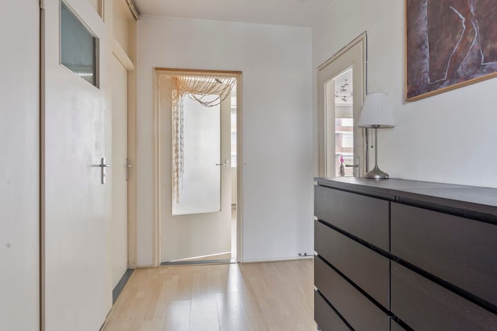 Foto 35 van Plutolaan 76