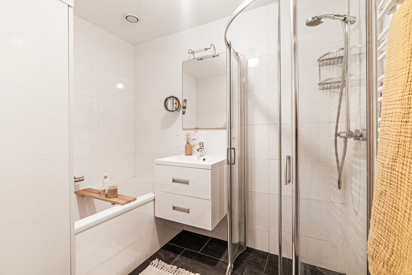 Photo 29 of Adelheidstraat 125