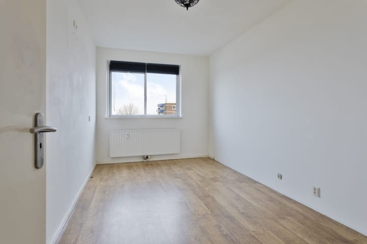 Photo 23 of Madelief 76