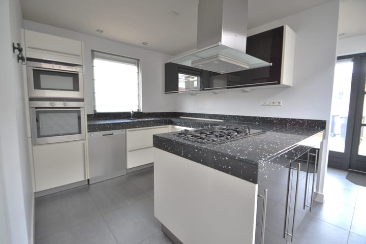 Photo 11 of Valkenburgseweg 8