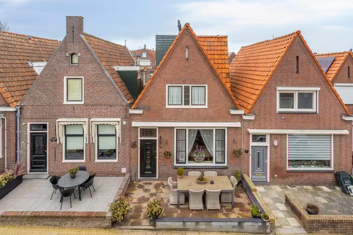 Photo 1 of Pastoor van der Weidenstraat 18