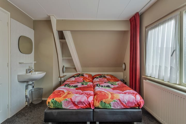 Photo 18 of Pastoor van der Weidenstraat 18