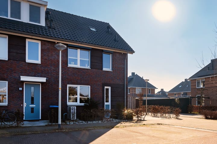 Photo 32 of Vieracker 13-A