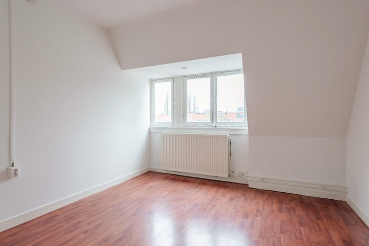 Foto 15 van Mariotteplein 34