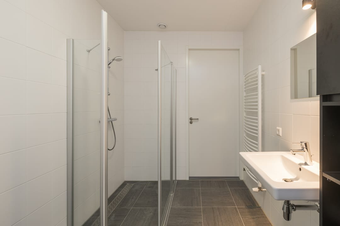 Photo 26 of Anne Frankhove 98