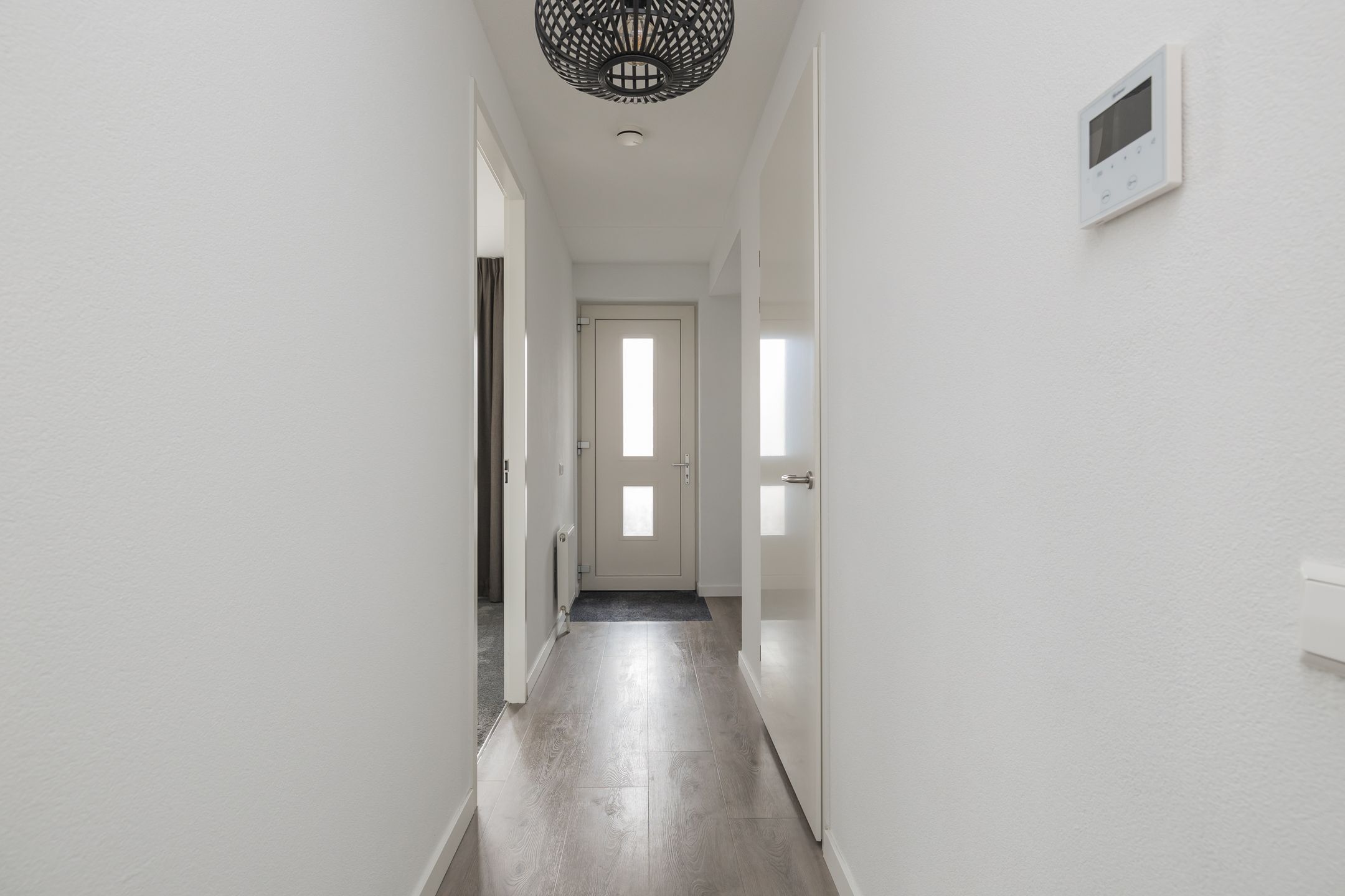 Photo 30 of Anne Frankhove 98