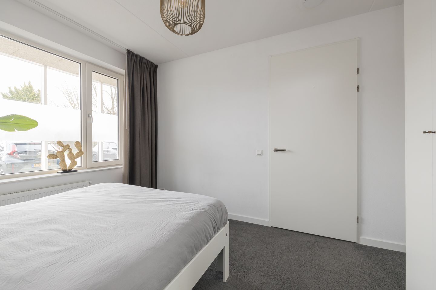 Photo 34 of Anne Frankhove 98